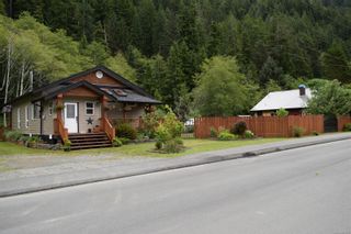 Photo 2: 623 Alpine View Rd in Tahsis: NI Tahsis/Zeballos House for sale (North Island)  : MLS®# 882632