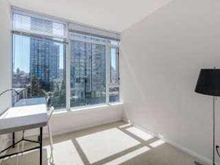 Photo 14: 803 1211 MELVILLE Street in Vancouver: Coal Harbour Condo for sale in "The Ritz" (Vancouver West)  : MLS®# R2084525