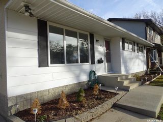 Photo 1: 517 Dalgliesh Drive in Regina: Walsh Acres Residential for sale : MLS®# SK751088