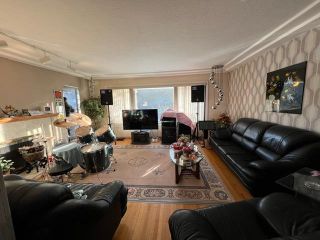 Photo 8: 2435 E 38TH Avenue in Vancouver: Collingwood VE House for sale (Vancouver East)  : MLS®# R2842008