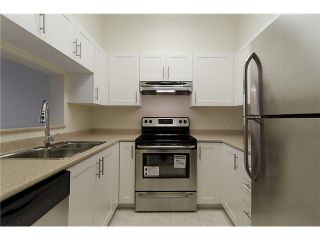 Photo 3: 411 2105 W 42ND Avenue in Vancouver: Kerrisdale Condo for sale in "THE BROWNSTONE" (Vancouver West)  : MLS®# V994535