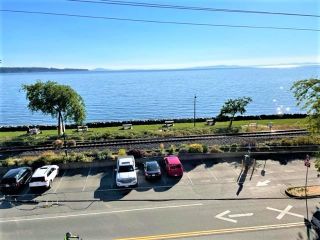 Photo 1: 18 15563 MARINE Drive: White Rock Townhouse for sale (South Surrey White Rock)  : MLS®# R2715381