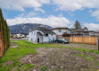 Photo 5: 38023 FIFTH Avenue in Squamish: Downtown SQ House for sale : MLS®# R2769465