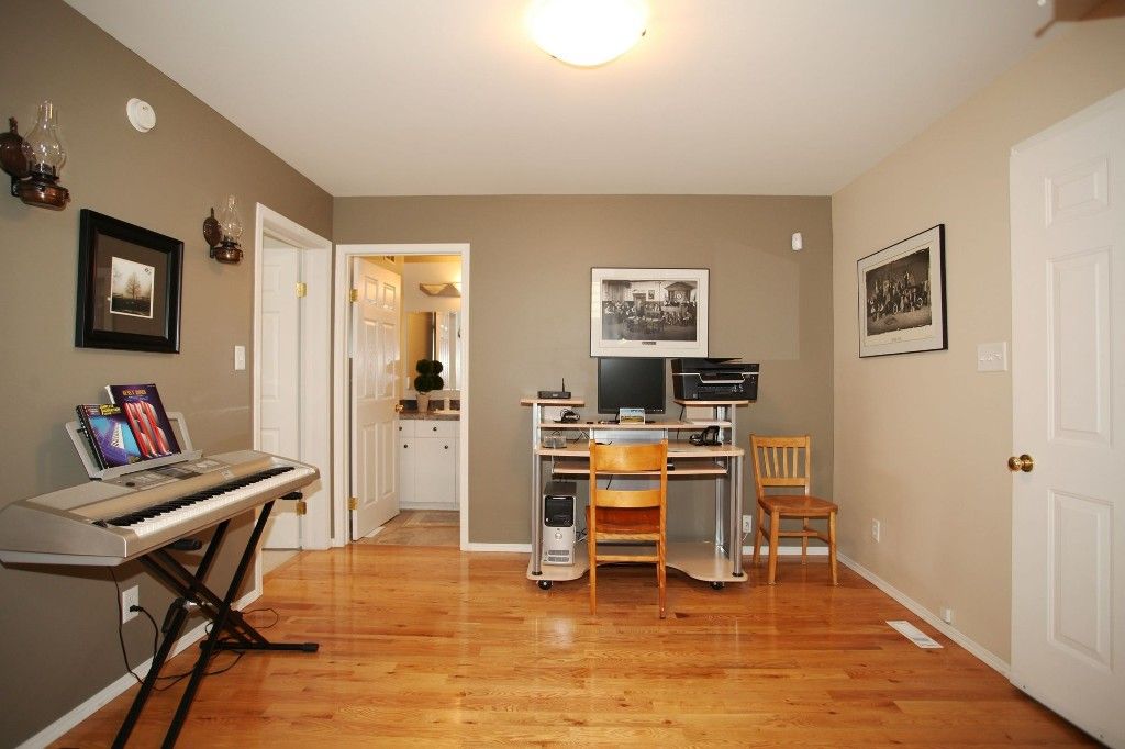 Photo 7: Photos: 48 Dundurn Place in Winnipeg: Single Family Detached for sale : MLS®# 1305260