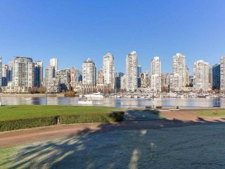 Photo 12: 219 1869 SPYGLASS Place in Vancouver: False Creek Condo for sale in "THE REGATTA" (Vancouver West)  : MLS®# R2327588