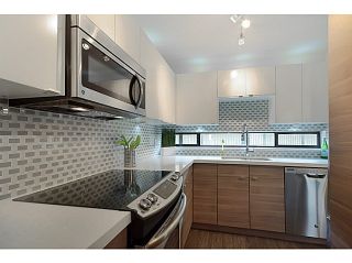 Photo 11: # 212 140 E 4TH ST in North Vancouver: Lower Lonsdale Condo for sale : MLS®# V1107531