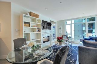 Photo 4: 404 14855 THRIFT Avenue: White Rock Condo for sale in "The Royce" (South Surrey White Rock)  : MLS®# R2839530