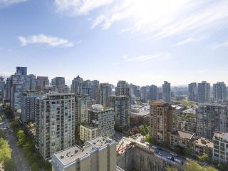 Photo 5: 2305 1155 SEYMOUR Street in Vancouver: Downtown VW Condo for sale in "BRAVA" (Vancouver West)  : MLS®# R2266500