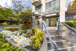 Photo 29: 602 570 18TH Street in West Vancouver: Ambleside Condo for sale in "The Wentworth" : MLS®# R2880648