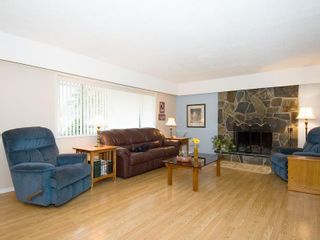 Photo 2: 954 Peggy Anne Cres in Central Saanich: Residential for sale : MLS®# 260856