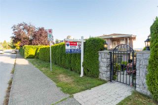 Photo 2: 2352 MARINE Drive in West Vancouver: Dundarave 1/2 Duplex for sale : MLS®# R2398152