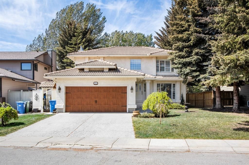 Main Photo: 114 Sunset Way SE in Calgary: Sundance Detached for sale : MLS®# A1227732