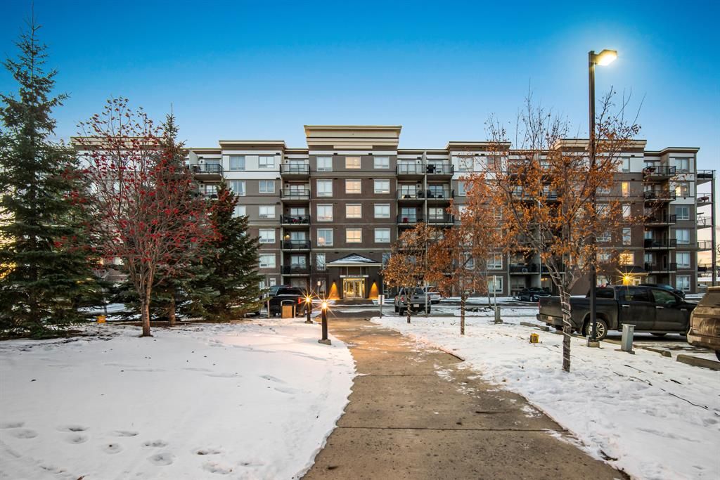 Main Photo: 209 136d Sandpiper Road: Fort McMurray Apartment for sale : MLS®# A2035975