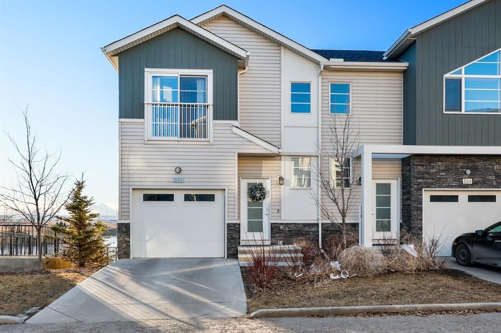 Photo 1: Photos: 532 Redstone View NE in Calgary: Redstone Row/Townhouse for sale : MLS®# A1180132
