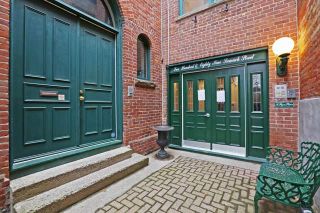 Photo 2: 289 Sumach St Unit #8 in Toronto: Cabbagetown-South St. James Town Condo for sale (Toronto C08)  : MLS®# C3715626