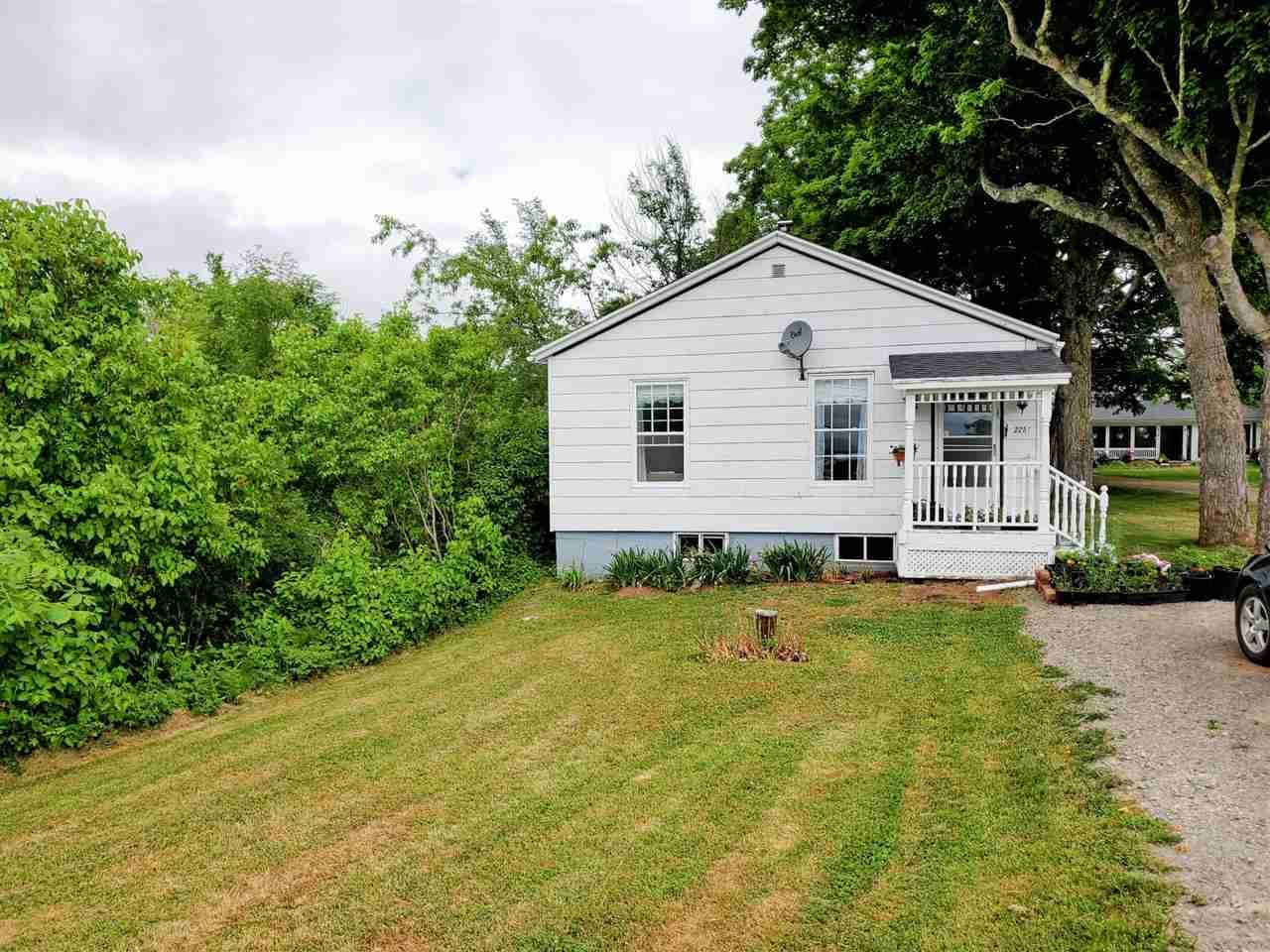 Main Photo: 2257 Highway 1 in Auburn: 404-Kings County Residential for sale (Annapolis Valley)  : MLS®# 202011078