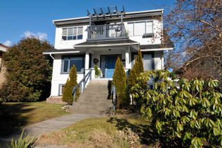 Photo 1: 342 E 4TH Street in North Vancouver: Lower Lonsdale House for sale : MLS®# R2725896