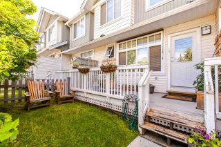 Photo 1: 16 19480 66 Avenue in Surrey: Clayton Townhouse for sale in "TWO BLUE" (Cloverdale)  : MLS®# R2079502