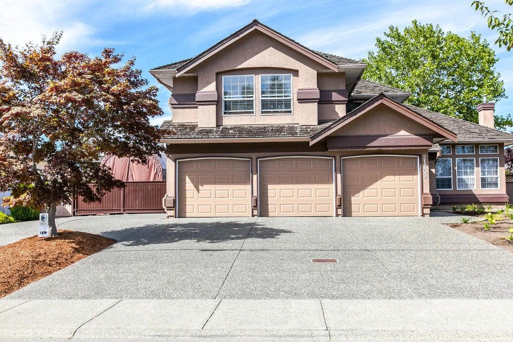 Photo 1: Photos: 21709 44 Avenue in Langley: Murrayville House for sale : MLS®# R2100635