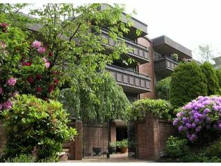 Photo 1: 201 1405 W 15TH Avenue in Vancouver: Fairview VW Condo for sale (Vancouver West)  : MLS®# V831874