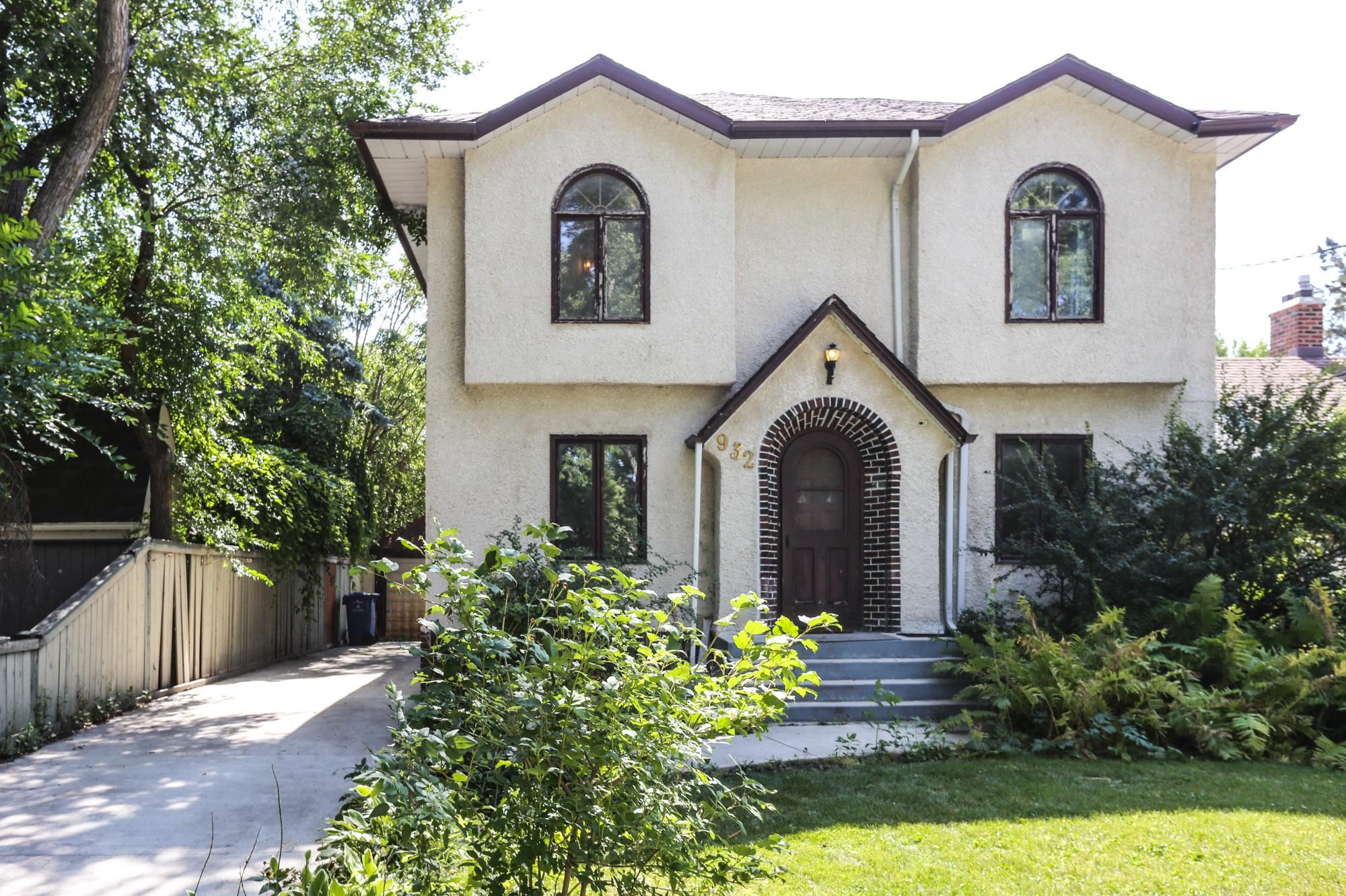 Photo 2: Photos: 932 Palmerston Avenue in Winnipeg: Wolseley Single Family Detached for sale (5B)  : MLS®# 1823850