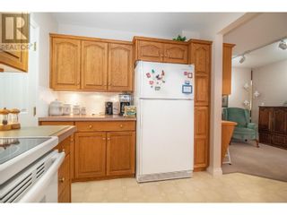 Photo 15: 1421 Lombardy Square in Kelowna: House for sale : MLS®# 10307272