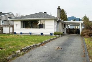Photo 1: 836 E 11TH Street in North Vancouver: Boulevard House for sale : MLS®# R2306169