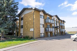 Main Photo: 85 3 Columbia Drive in Saskatoon: River Heights SA Residential for sale : MLS®# SK946224
