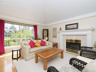 Photo 5: 4540 Pheasantwood Terr in VICTORIA: SE Broadmead House for sale (Saanich East)  : MLS®# 817353