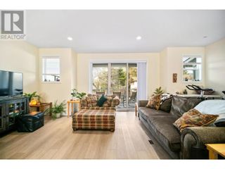 Photo 6: 1275 Brookside Avenue Unit# 1 in Kelowna: House for sale : MLS®# 10309928