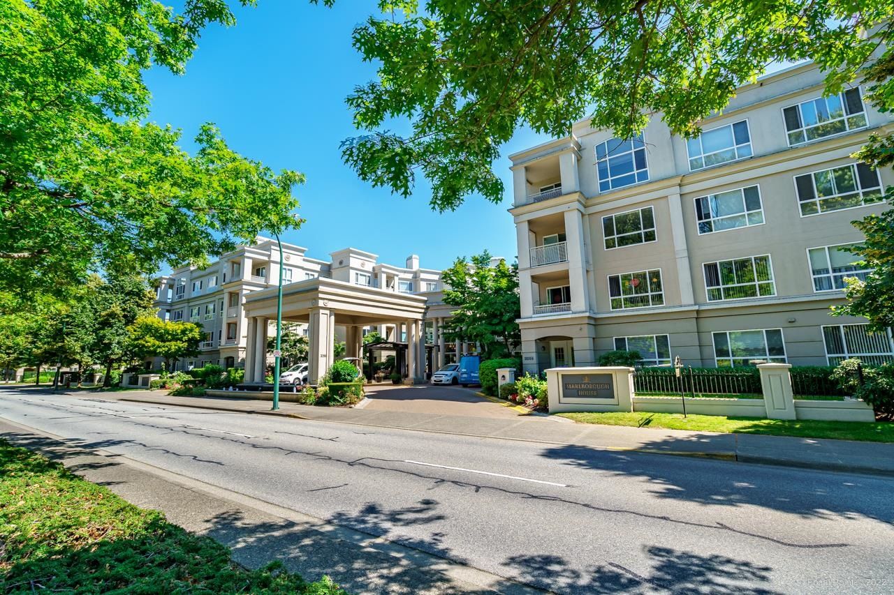 Main Photo: 415 3098 GUILDFORD Way in Coquitlam: North Coquitlam Condo for sale in "MALBOROUGH HOUSE" : MLS®# R2711373