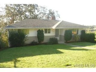 Photo 1: 981 Greenridge Cres in VICTORIA: SE Quadra House for sale (Saanich East)  : MLS®# 551994