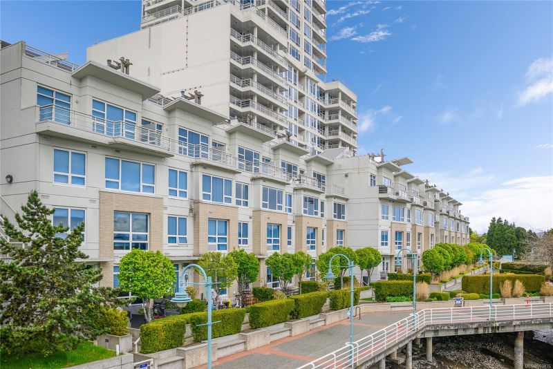 FEATURED LISTING: TH18 - 38 Front St Nanaimo