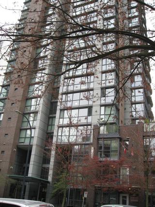 Main Photo: 1407 1068 HORNBY Street in Vancouver: Downtown VW Condo for sale in "CANADIAN AT WALL CENTRE" (Vancouver West)  : MLS®# R2859025