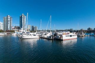 Photo 4: 502 1288 MARINASIDE CRESCENT in Vancouver: Yaletown Condo for sale (Vancouver West)  : MLS®# R2316132