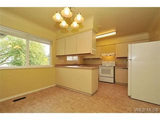 Photo 5: 3994 Century Rd in VICTORIA: SE Maplewood House for sale (Saanich East)  : MLS®# 652735
