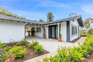 Main Photo: House for sale : 3 bedrooms : 3346 Laurashawn Ln in Escondido
