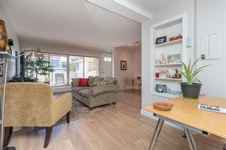 Photo 8: 104 156 St. Lawrence St in Victoria: Vi James Bay Townhouse for sale : MLS®# 967607