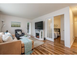 Photo 5: 105 15991 THRIFT Avenue: White Rock Condo for sale in "ARCADIAN" (South Surrey White Rock)  : MLS®# R2441323