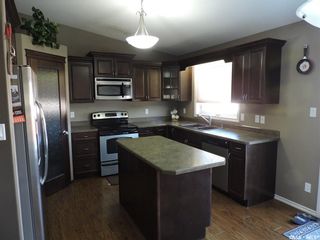 Photo 5: 77 Madge Way in Yorkton: Riverside Grove Residential for sale : MLS®# SK810519