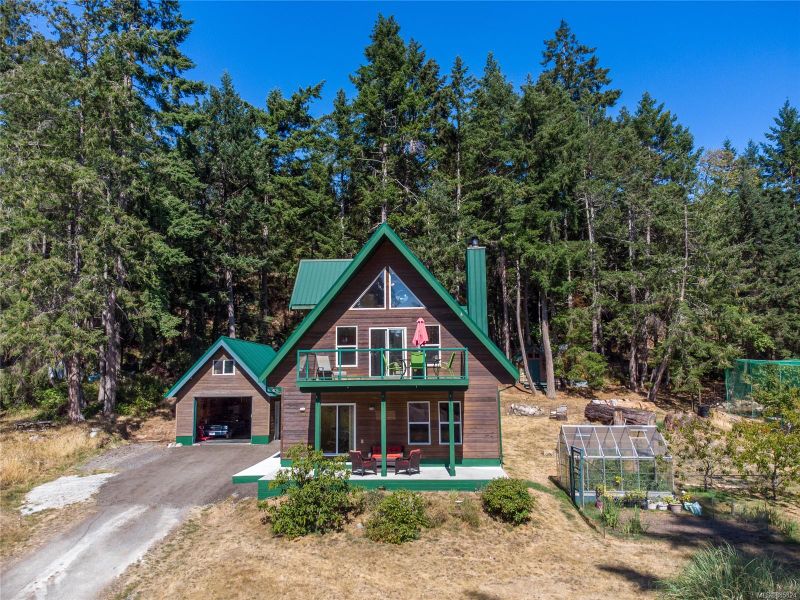 FEATURED LISTING: 3728 Rum Rd Pender Island