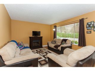 Photo 4: 8183 PHILBERT Street in Mission: Mission BC House for sale : MLS®# R2153124