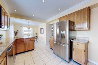 Photo 7: 4 Simmons Crescent in Aurora: Aurora Highlands House (2-Storey) for sale : MLS®# N5897099
