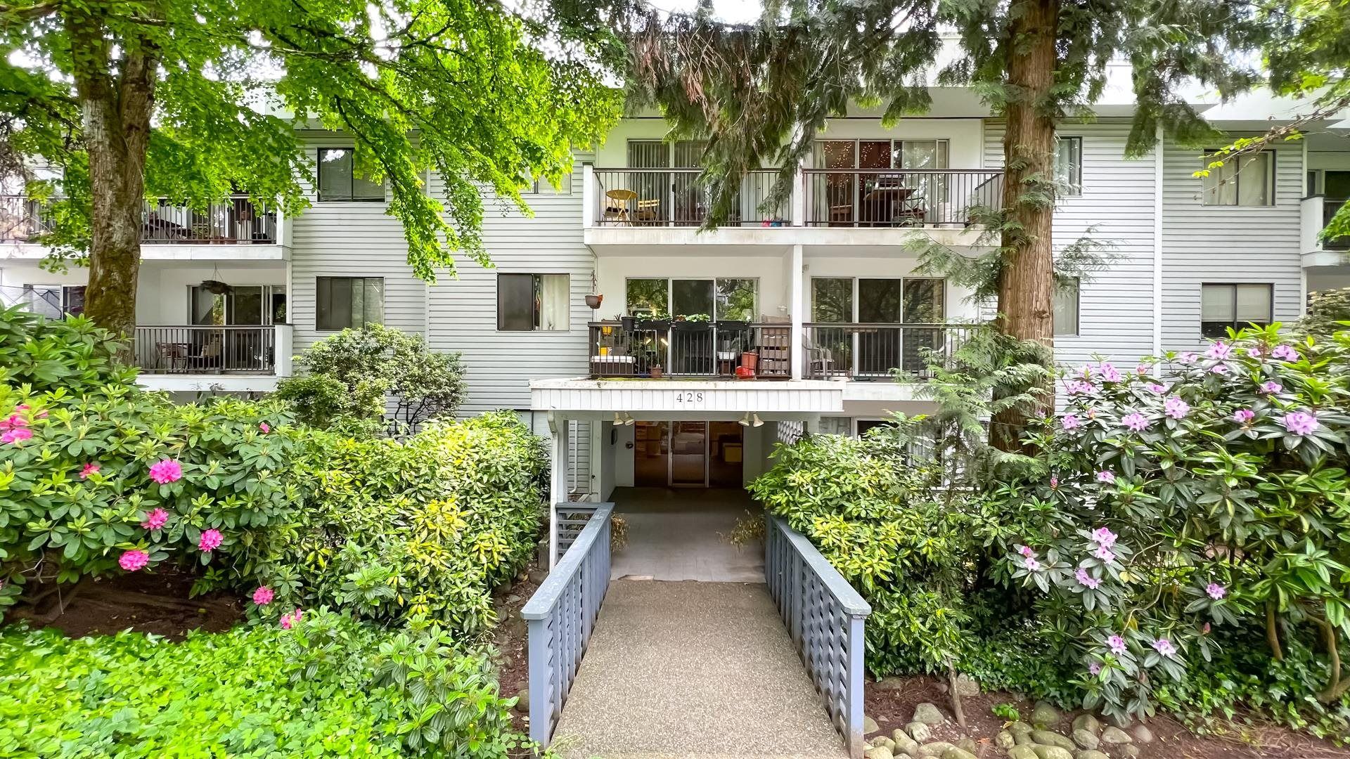 Main Photo: 305 428 AGNES Street in New Westminster: Downtown NW Condo for sale in "SHANLEY MANOR" : MLS®# R2697960
