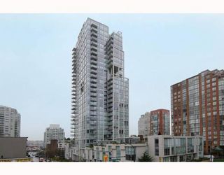 Photo 1: 605 1455 HOWE Street in Vancouver: False Creek North Condo for sale in "POMARIA" (Vancouver West)  : MLS®# V798915