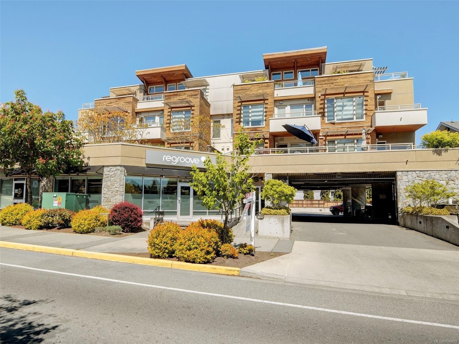 Main Photo: 207 7161 West Saanich Rd in Central Saanich: CS Brentwood Bay Condo for sale : MLS®# 904099