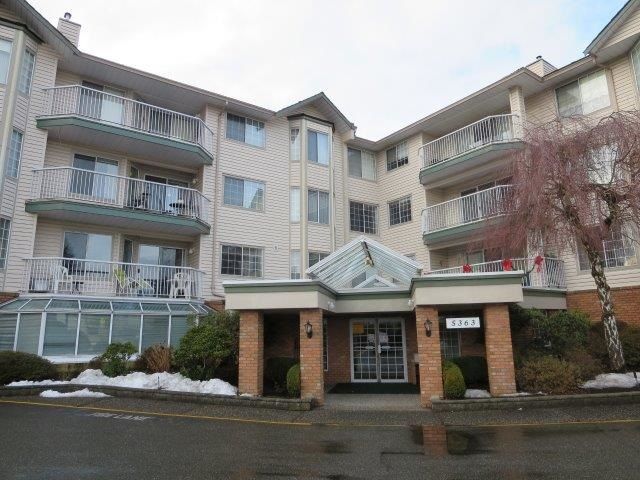Main Photo: 102 5363 206 Street in Langley: Langley City Condo for sale in "PARKWAY 2" : MLS®# R2130877