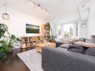 Photo 3: 303 4463 W 10TH Avenue in Vancouver: Point Grey Condo for sale (Vancouver West)  : MLS®# R2812005