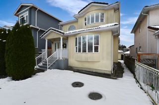 Photo 1: 2518 E 7TH Avenue in Vancouver: Renfrew VE House for sale (Vancouver East)  : MLS®# R2742206
