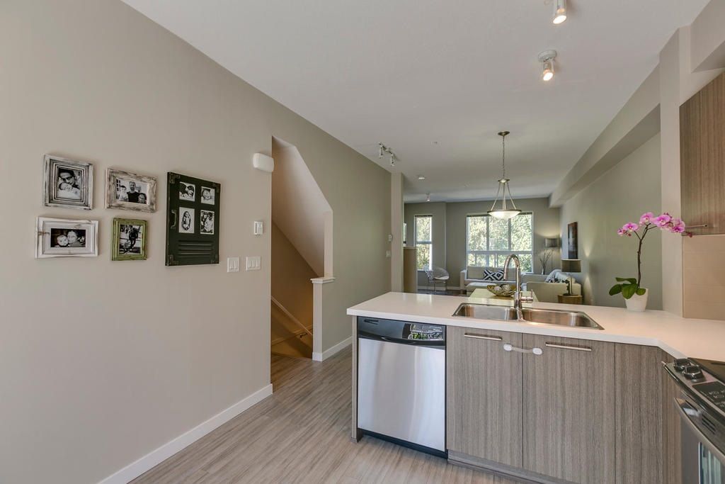 Photo 12: Photos: 164 7938 209 Street in Langley: Willoughby Heights Townhouse for sale in "RED MAPLE PARK" : MLS®# R2102170